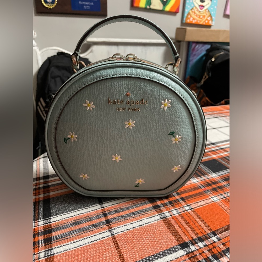 Small round purse